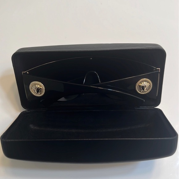 Versace Sunglasses - Unisex - Picture 8 of 11